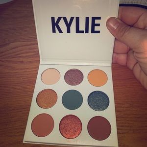 Eyeshadow palette